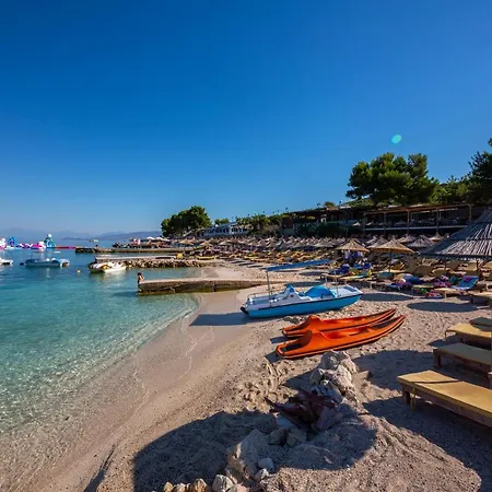 فندق New Crystal