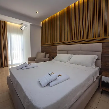 New Crystal With Private Hotel