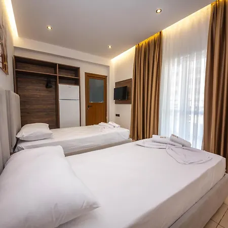 New Crystal Hotel 3*