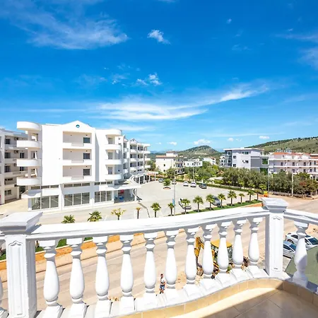 Hotel New Crystal 3*